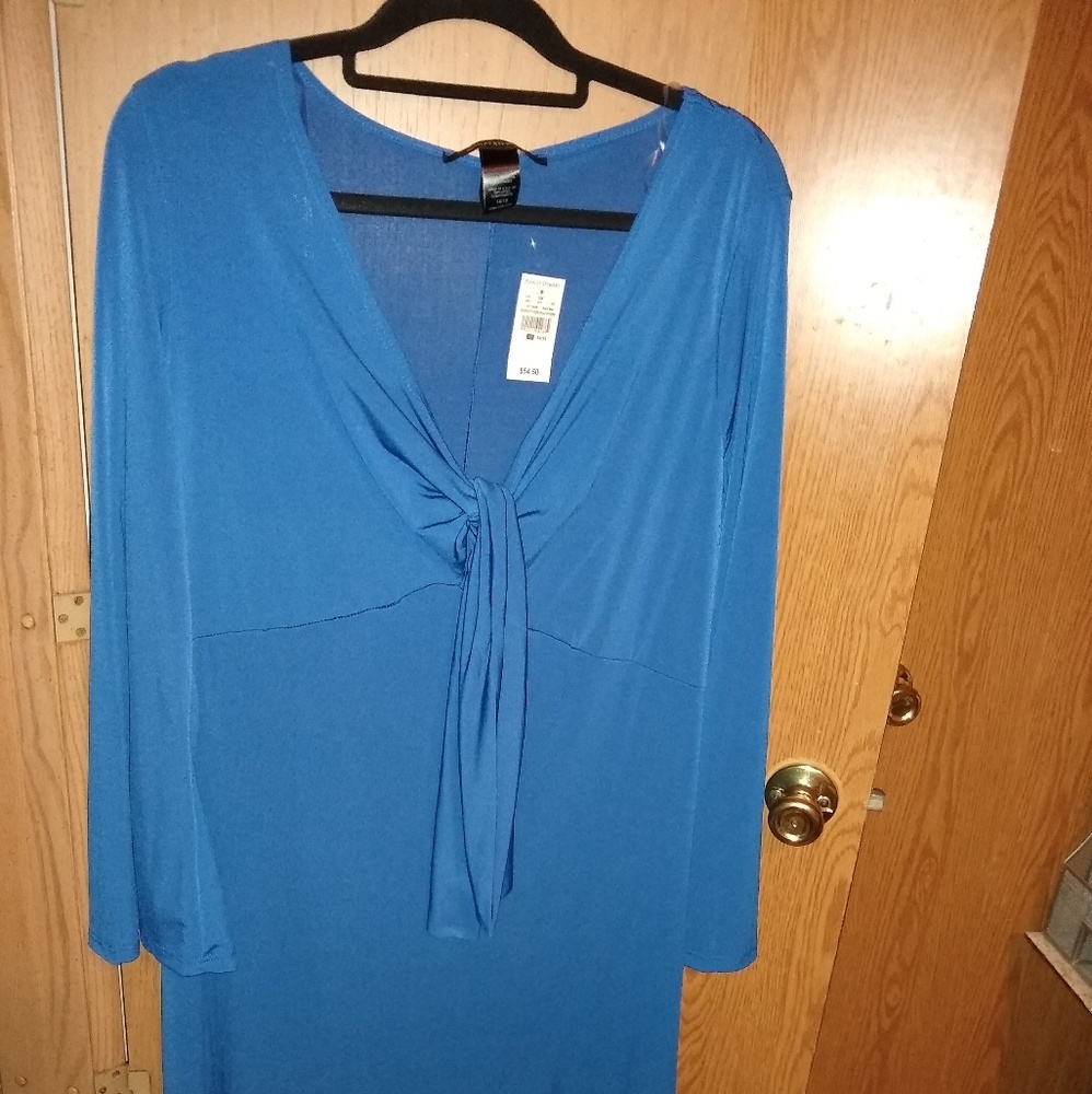 Dress - Picture 2 of 2